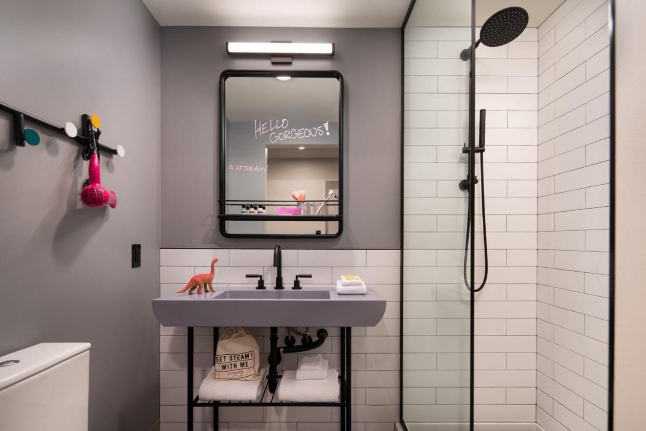 Moxy Portland Downtown Hotell Exteriör bild